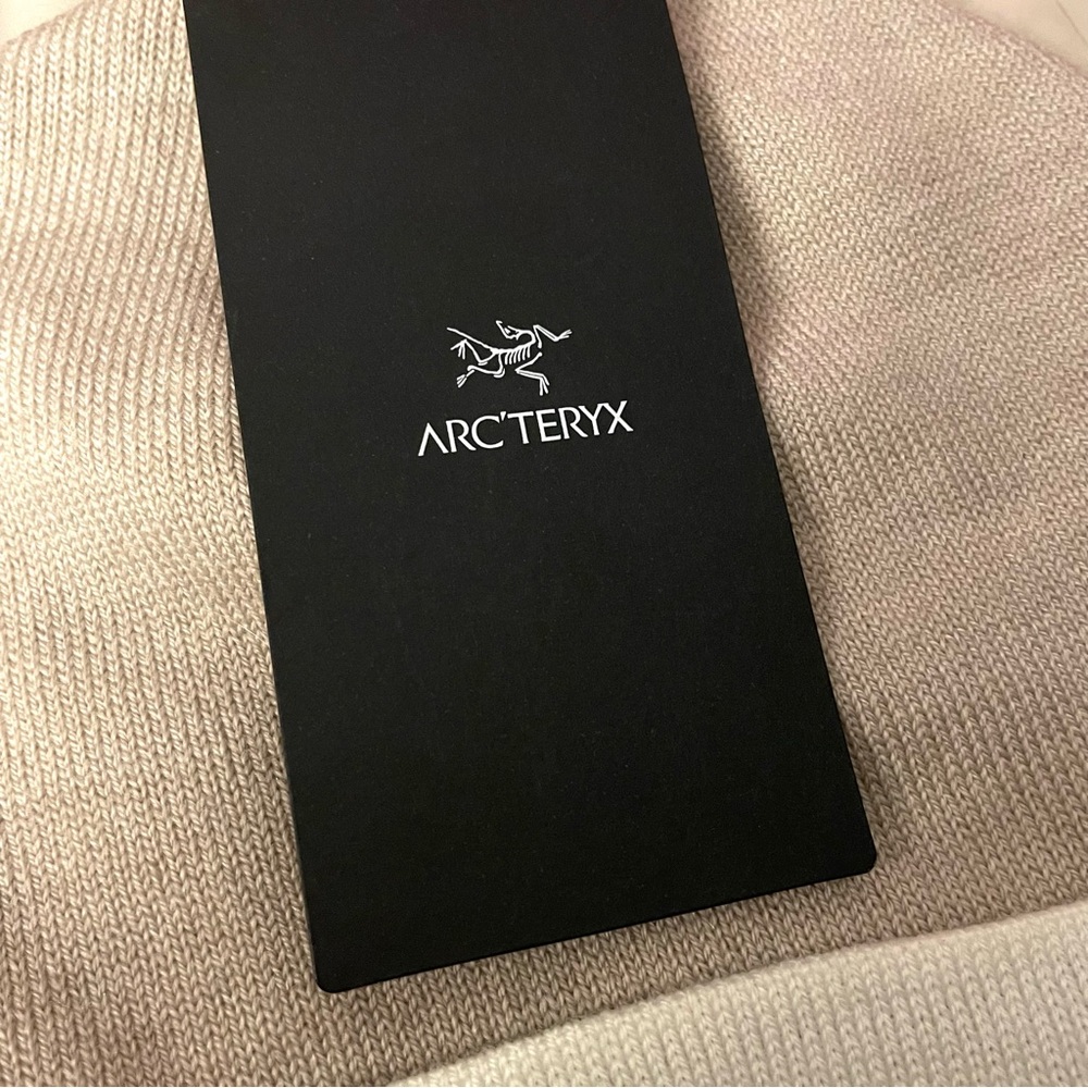 🆕NWT Arc’Teryx Colour Block Toque - Picture 13 of 14